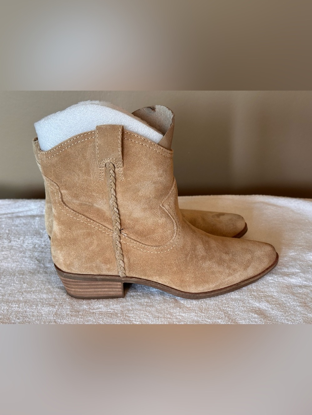 Lucky Brand Suede Western Ankle Boots Tan Beige Size 7.5 Cowboy Booties